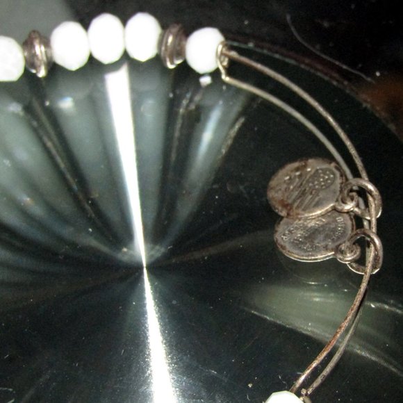 Vintage Alex & Ani Silver & Light Green Glass Charms Bracelet Expandable - Picture 3 of 7